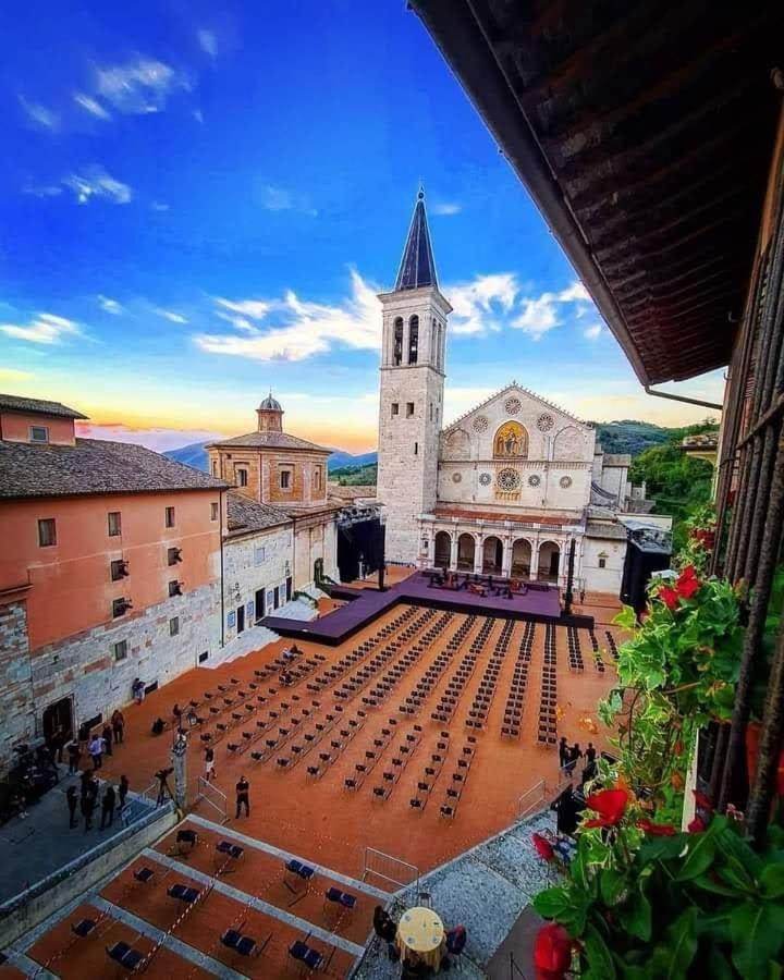 Grazioso Appartamento Spoleto Zewnętrze zdjęcie